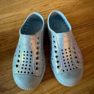 Native Kids Shiny Silver Water Shoes